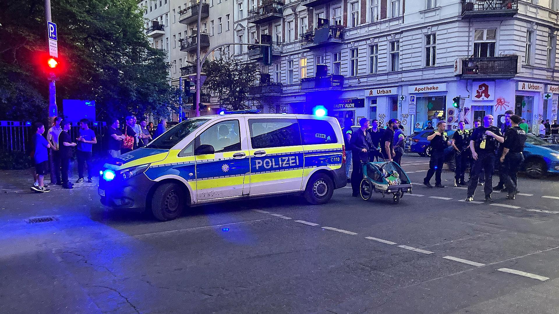 Polizei nach Schießerei in Berlin-Keuzberg am 25.05.2026