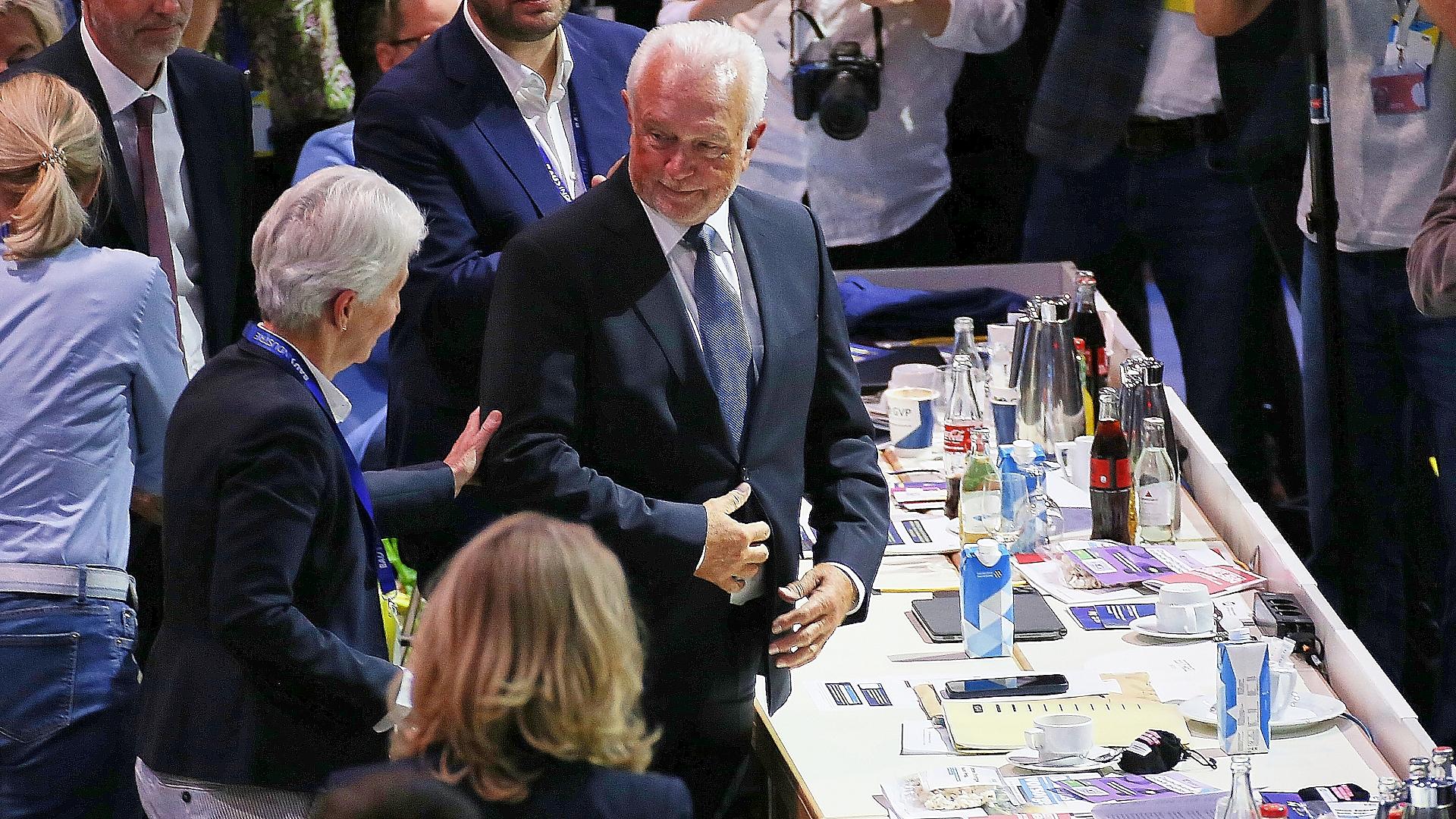 Kubicki zum FDP-Chef gewählt - Strack-Zimmermann unterliegt 1 Marie-Agnes Strack-Zimmermann und Wolfgang Kubicki am 30.05.2026