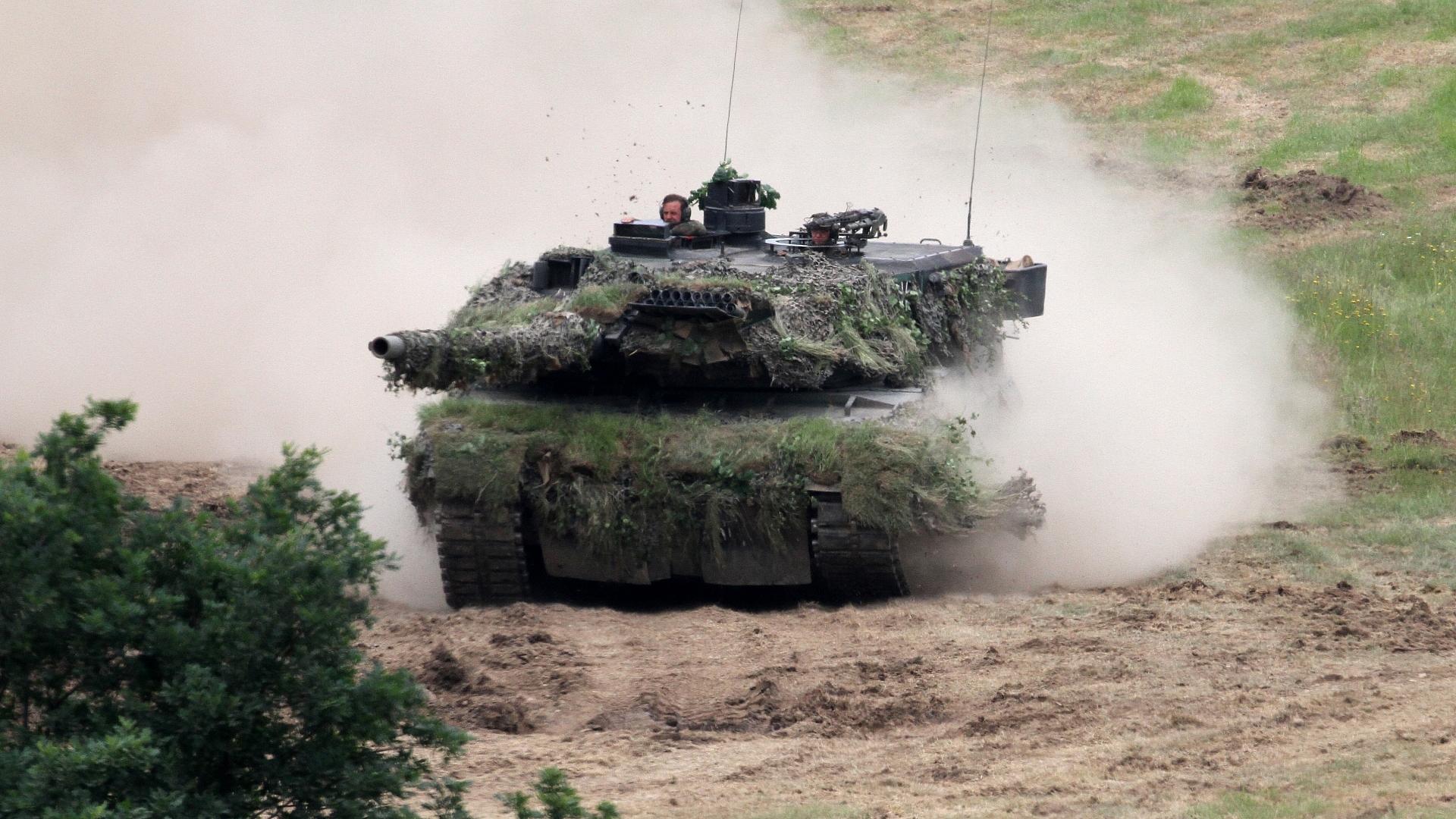 Bundeswehr-Panzer `Leopard 2` (Archiv)