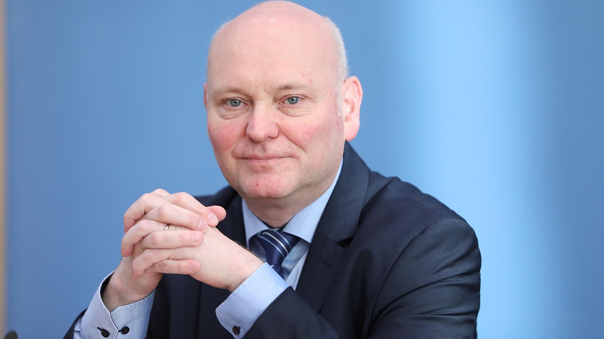 Wirtschaftsweiser rechnet mit Steuererhöhungen 1 Achim Truger (Archiv)