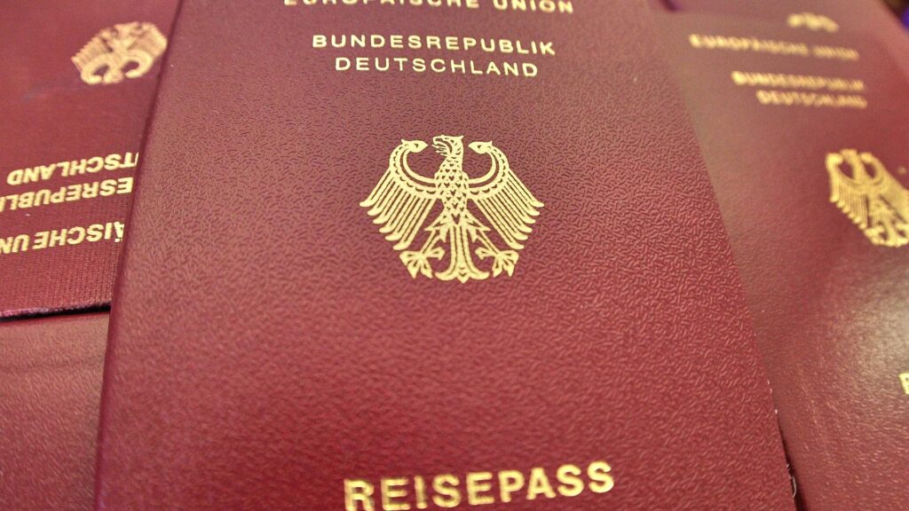 Reisepass (Archiv)