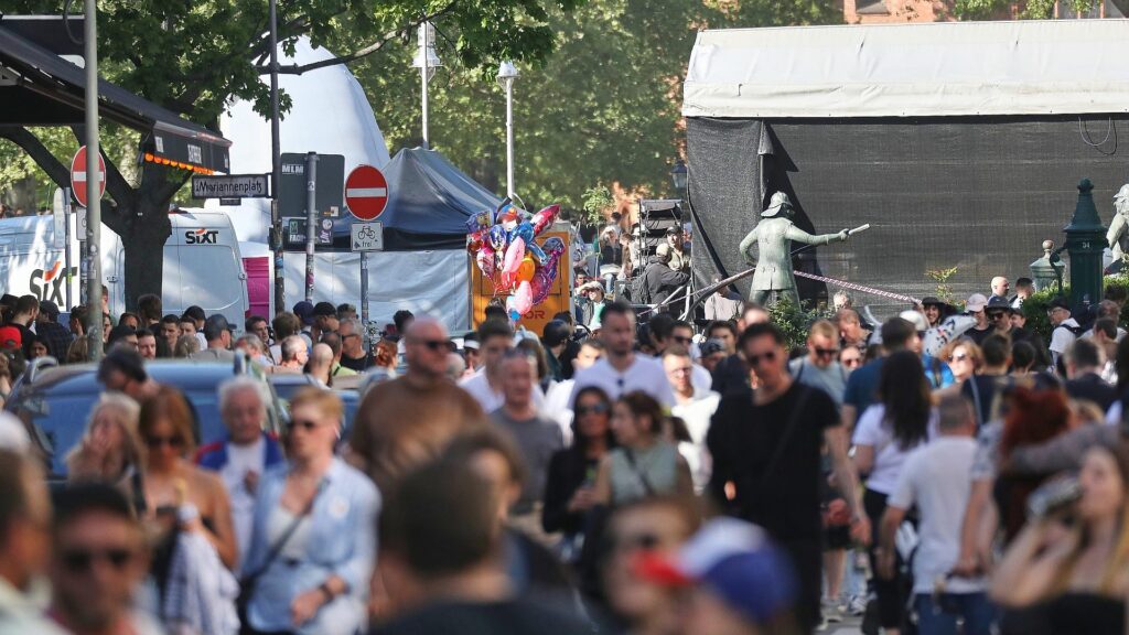 Menschen auf der Straße (Archiv)