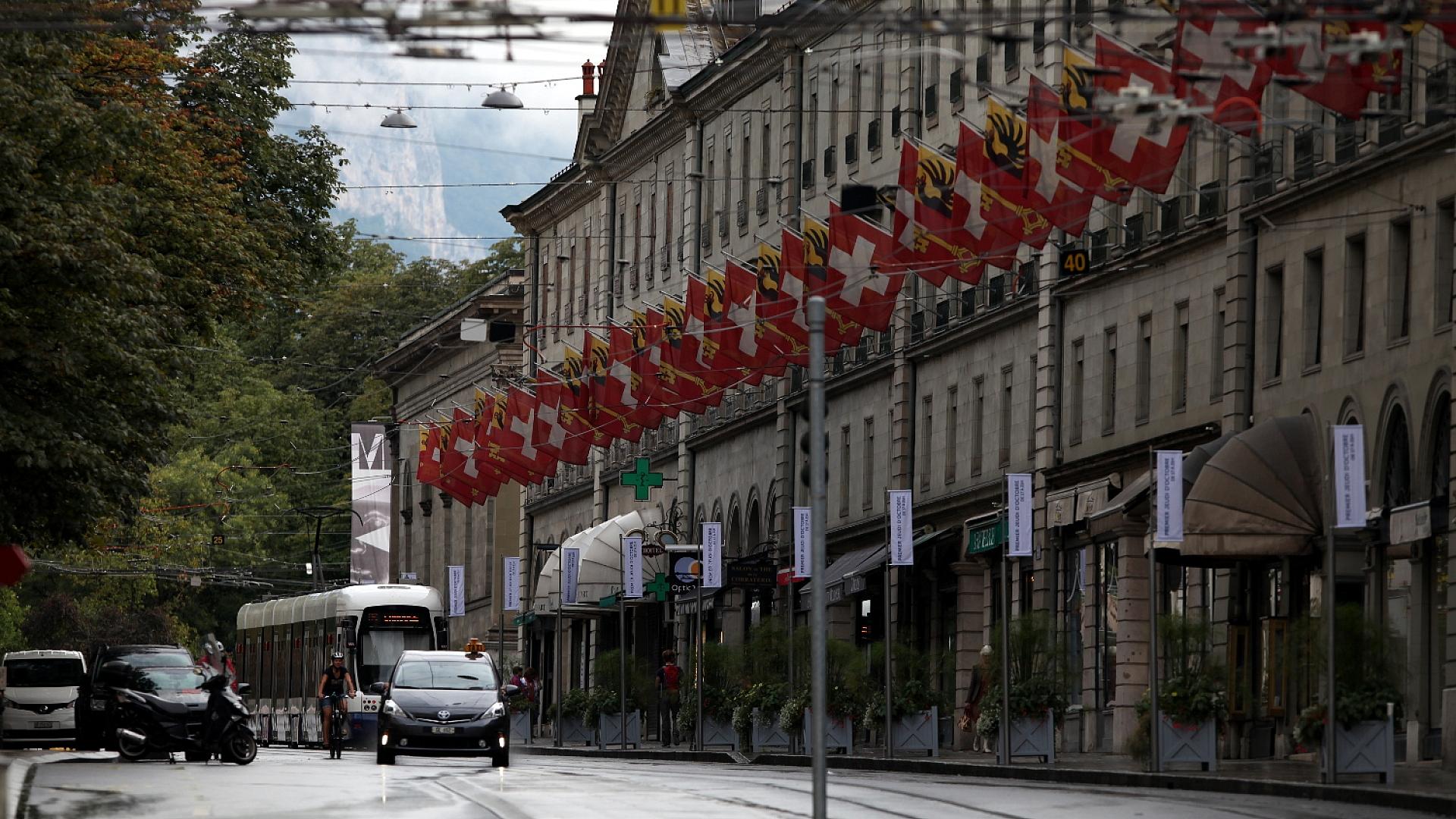 Schweiz-Fahnen in Genf (Archiv)