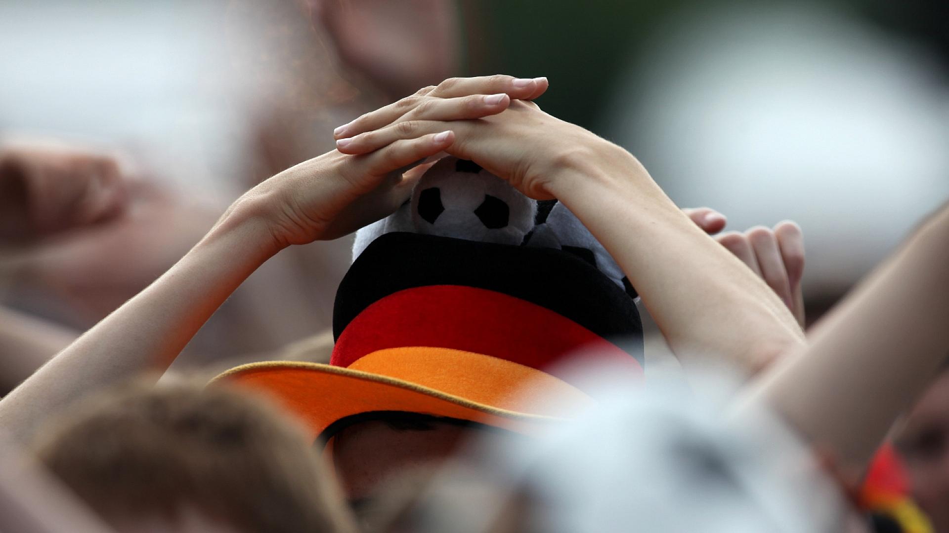 Schwarz-Rot setzt auf WM-Schub 1 Fußballfan der Deutschen Fußball-Nationalmannschaft (Archiv)