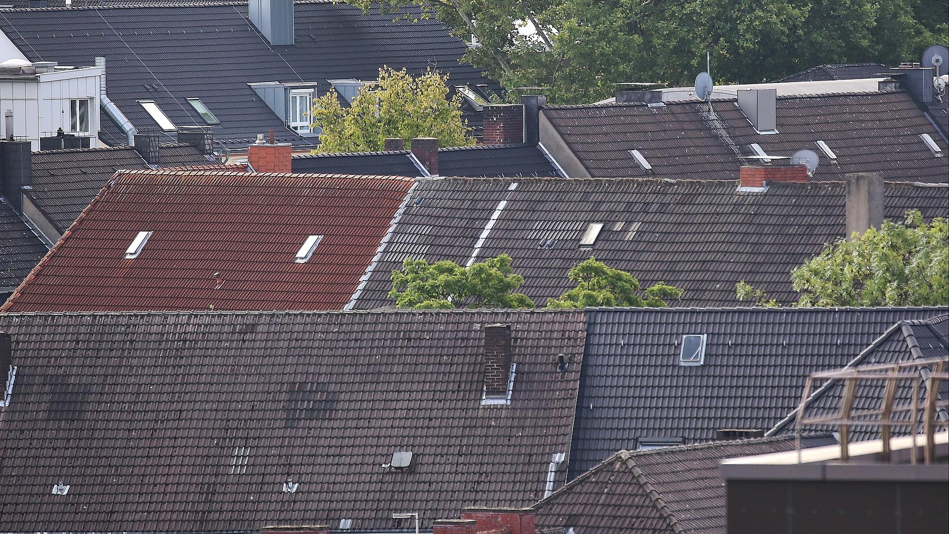 Hubig kündigt schärfere Mietpreisbremse an 1 Dächer (Archiv)