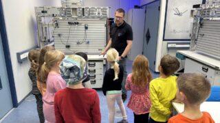 Kita-Kinder erkunden Technik und Naturwissenschaft im Festo Lernzentrum