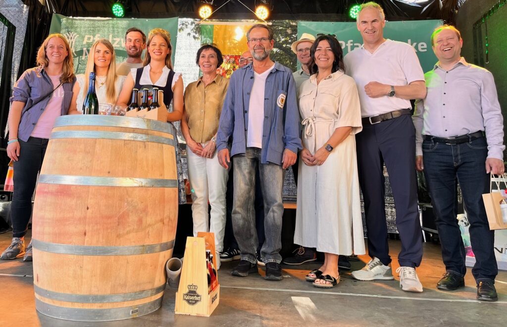 Aktuelles aus St. Ingbert | Bild: Stadt St. Ingbert Delegation aus St. Ingbert besucht Heimat- und Blütenfest in Rhodt unter Rietburg