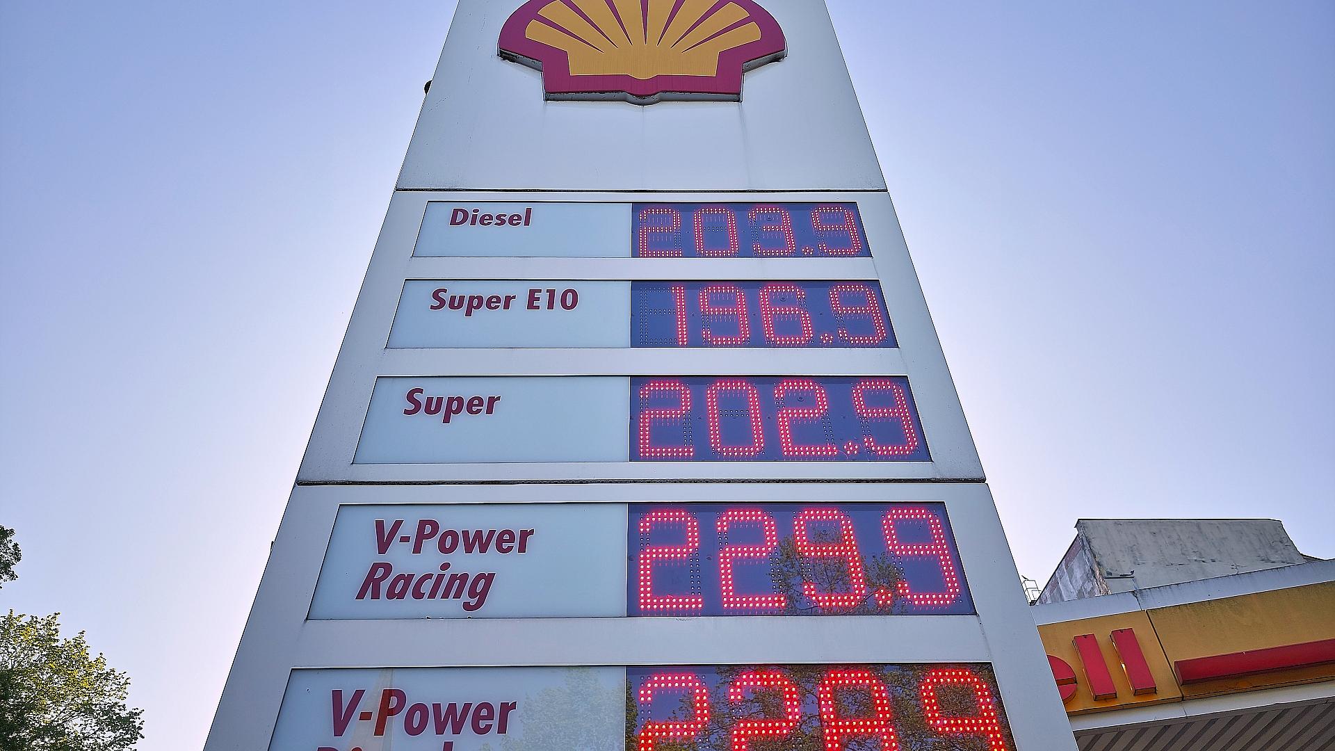 Bericht: Tankrabatt läuft zum 1. Juli aus 1 Tankstelle (Archiv)