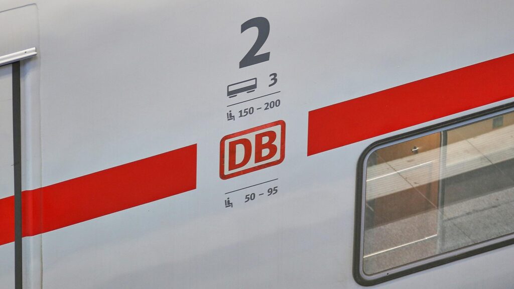 Zug bei der Deutschen Bahn (Archiv)
