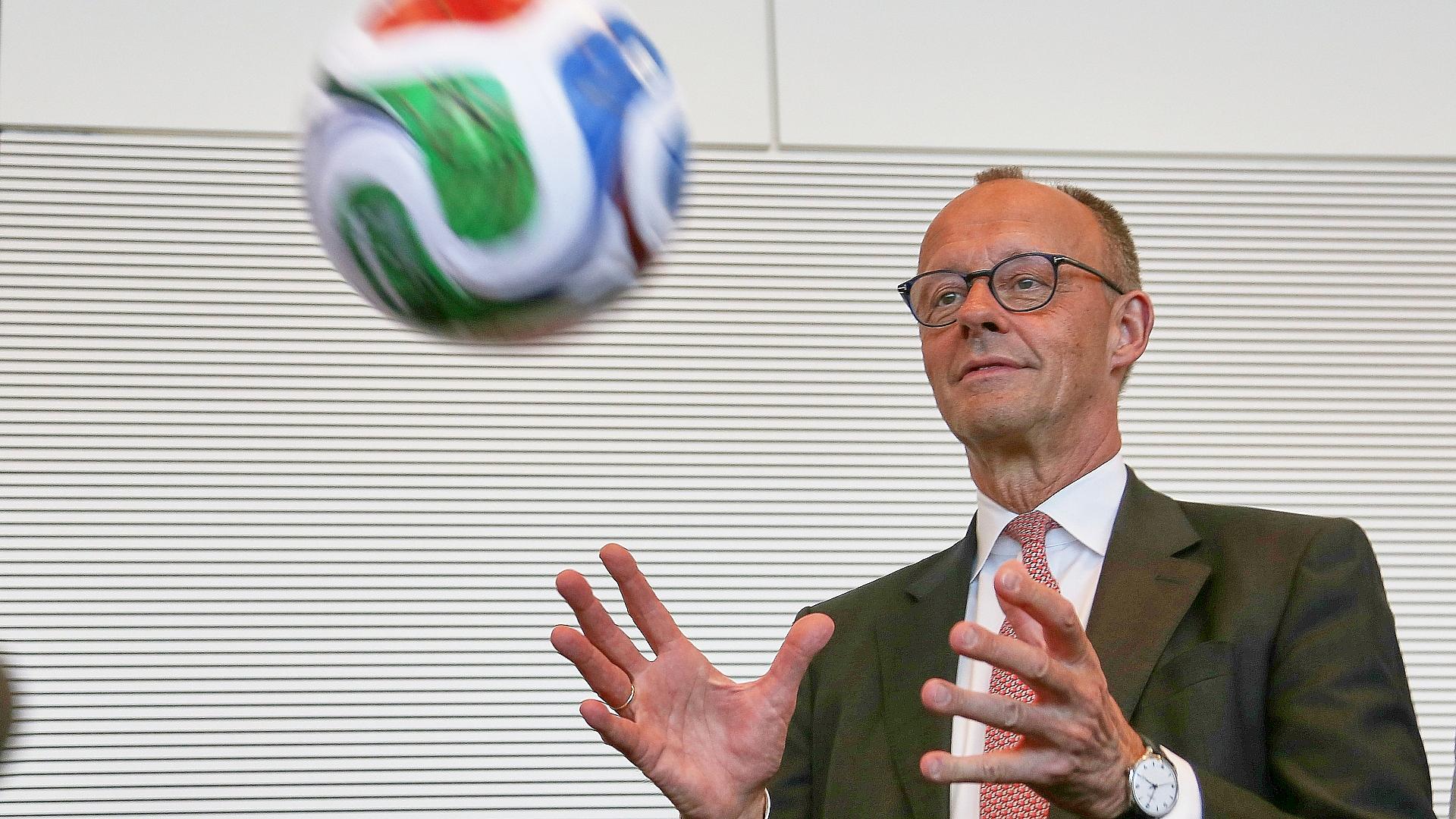 Umfrage: Nagelsmann hat Team besser im Griff als Merz 1 Friedrich Merz am 09.06.2026