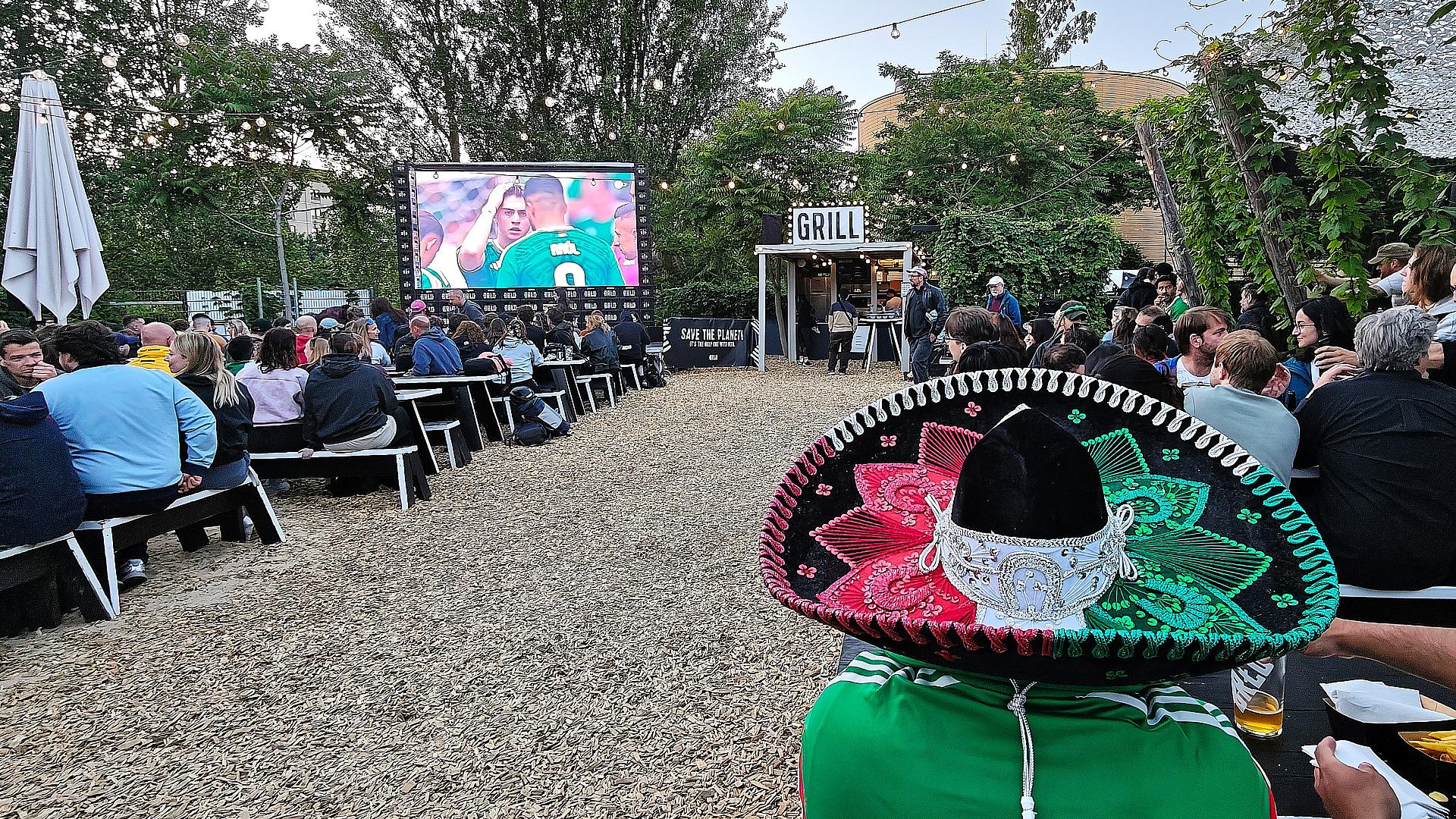 Fußball-WM: Mexiko sichert sich Gruppensieg gegen Südkorea 1 Public Viewing zur Fußball-WM (Archiv)