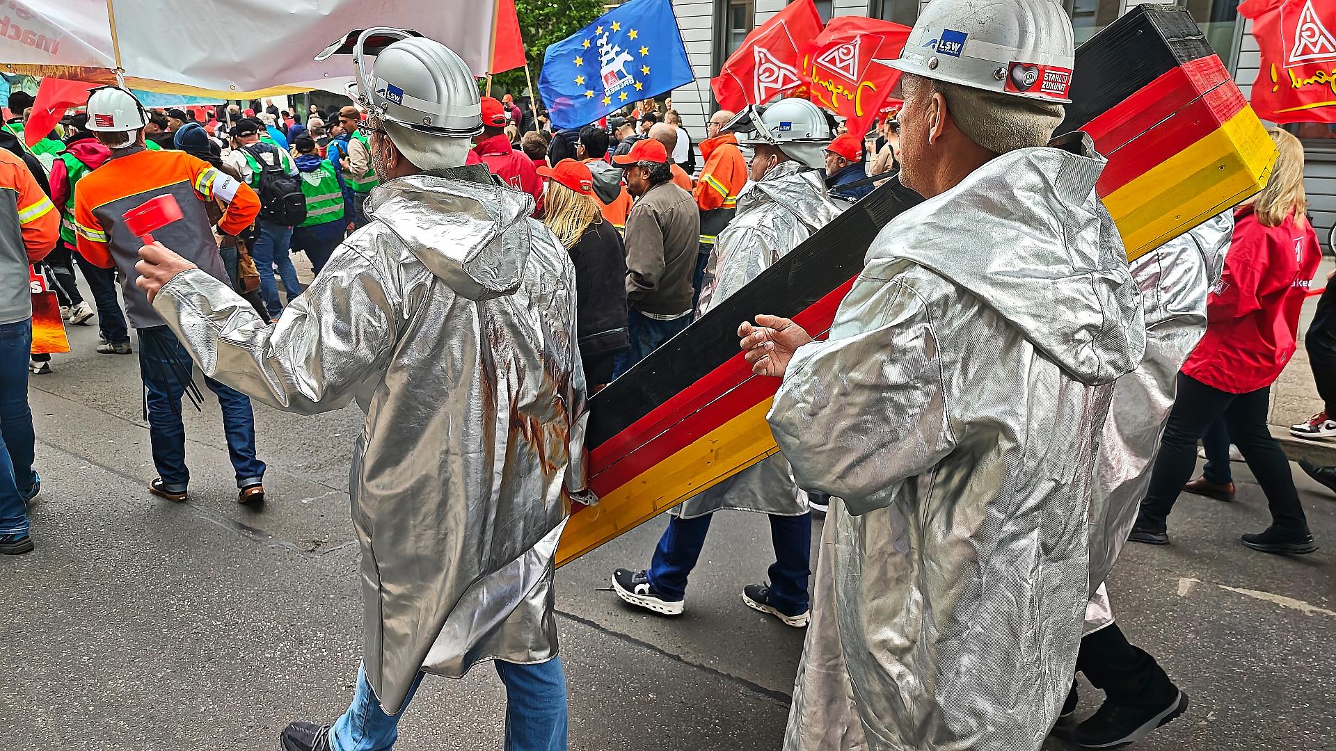 Rund Tausend Teilnehmer bei Stahldemo in Berlin 1 Stahldemo der IG Metall am 12.06.2026