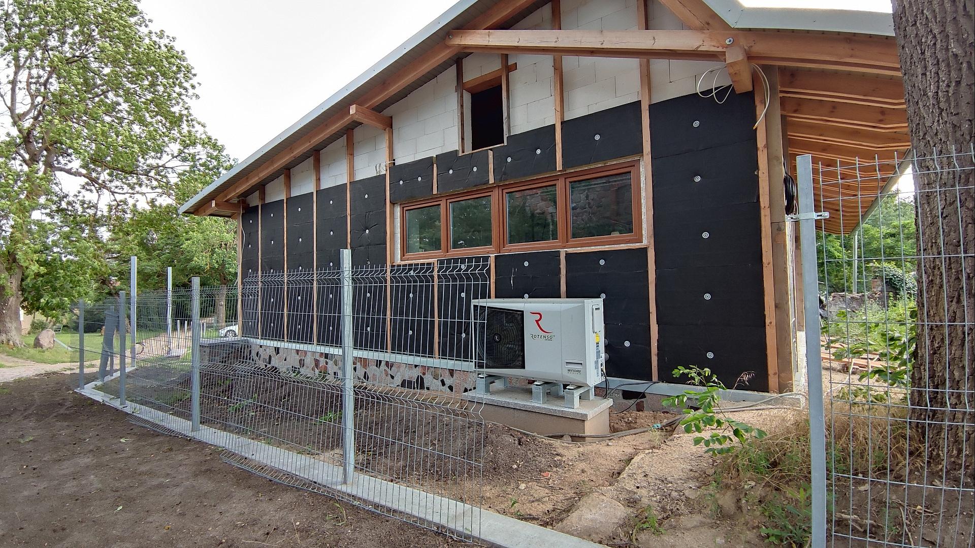 Immer mehr Wohngebäude werden mit Wärmepumpen beheizt 1 Neubau mit Wärmepumpe (Archiv)
