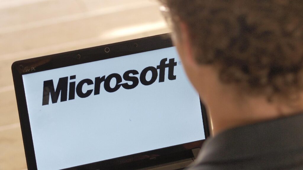 Microsoft-Logo auf einem Computer (Archiv)