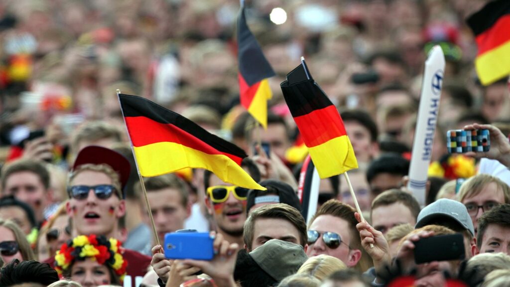 Fußballfans der Deutschen Fußball-Nationalmannschaft (Archiv)