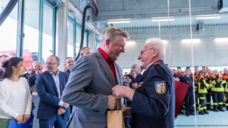 Radebeuls Stadtwehrleiter nach mehr als 26 Jahren verabschiedet – St. Ingberter Delegation dabei