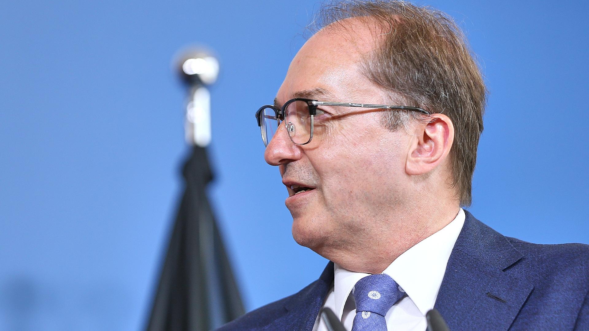Dobrindt warnt vor höherer Terrorgefahr in Deutschland 1 Alexander Dobrindt am 15.07.2026