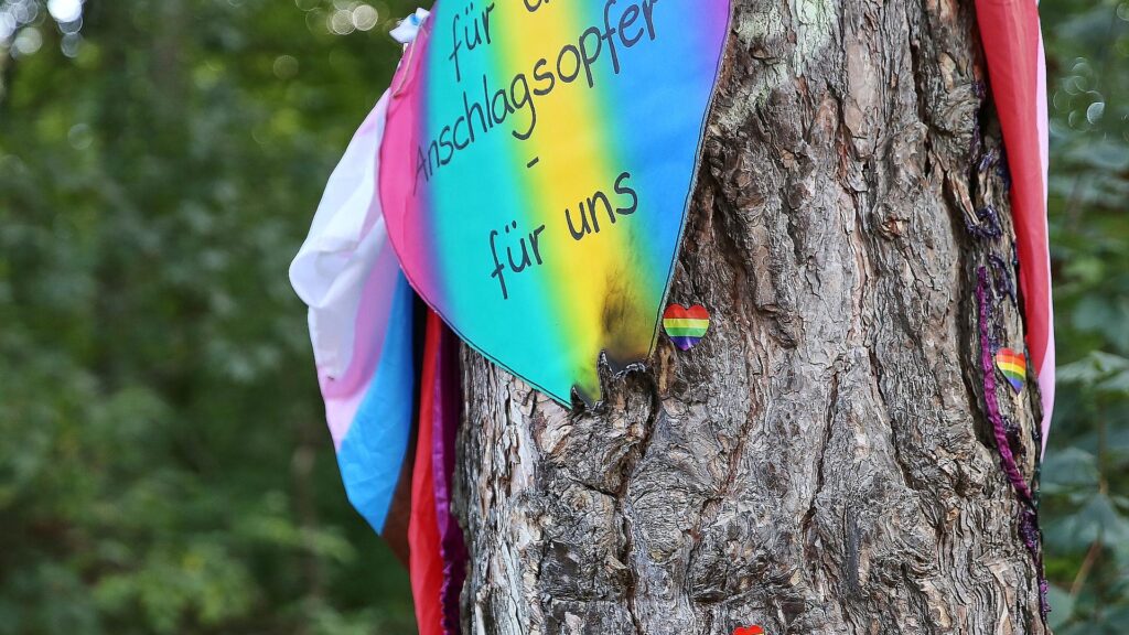 Sachbeschädigung an Gedenkort für CSD-Anschlag am 28.07.2026