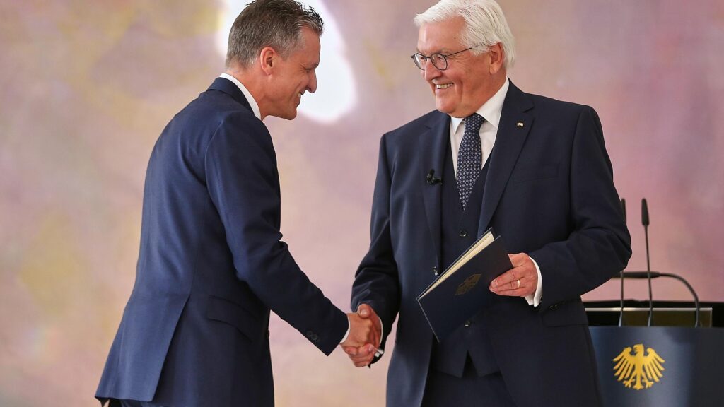Minister-Wechsel am Mittwoch vor Unions-Fraktionssitzung 5 Thorsten Frei und Frank-Walter Steinmeier (Archiv)