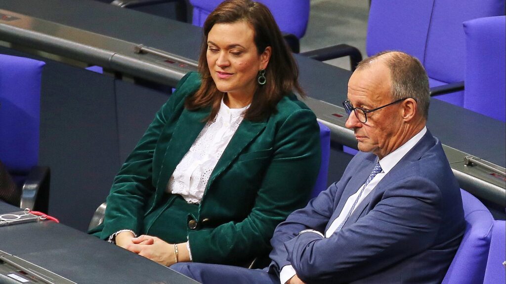 Hoppermann soll neue CDU-Generalsekretärin werden 9 Franziska Hoppermann und Friedrich Merz (Archiv)