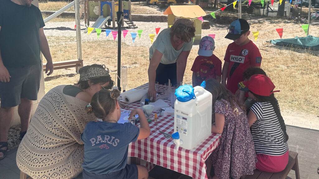 MINT-Familienfest in Rentrisch: Kinder experimentieren, programmieren und forschen 1 Aktuelles aus St. Ingbert | Bild: Stadt St. Ingbert MINT erleben mit der ganzen Familie – Gelungenes Familienfest in Rentrisch