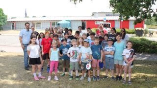 Beigeordneter Scheidweiler besucht Kinderferienspaß in Erbach