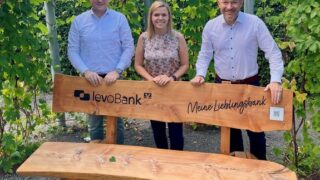 levoBank spendet „Lieblingsbank“ für Freizeitzentrum Finkenrech