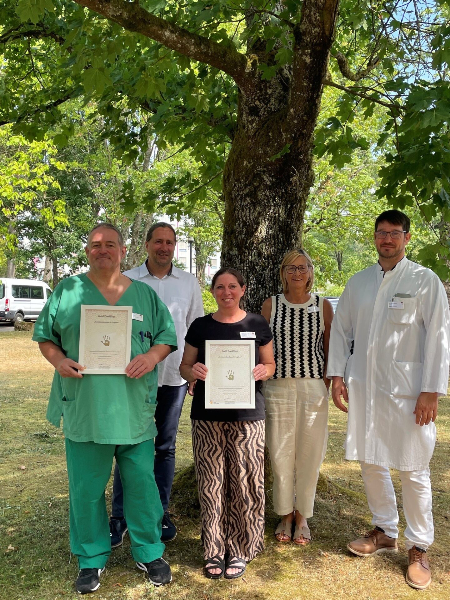 Kreiskrankenhaus St. Ingbert erhält Gold-Zertifikat für Händehygiene 1 Aktuelles aus St. Ingbert | Bild: Stadt St. Ingbert Gold-Zertifikat für das Kreiskrankenhaus St. Ingbert und die Geriatrische Rehaklinik