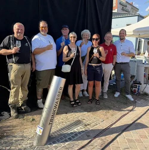 Erster öffentlicher Trinkwasserbrunnen in Illingen eingeweiht