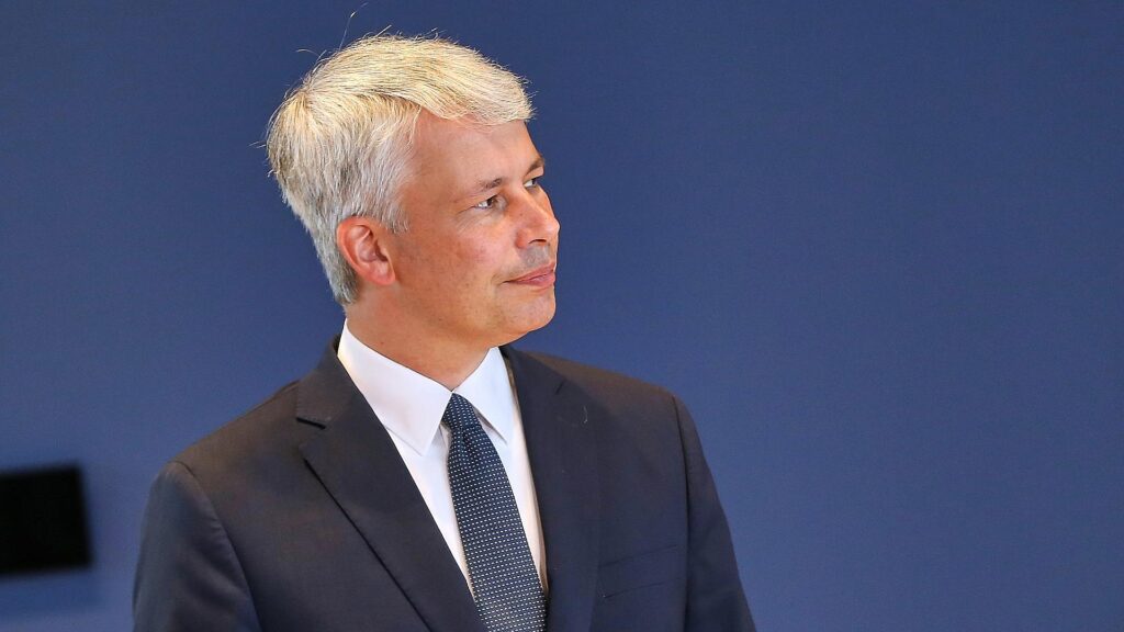 Niedrigwasser: Bilger will Güter auf Straßen und Schienen bringen 14 Steffen Bilger (Archiv)