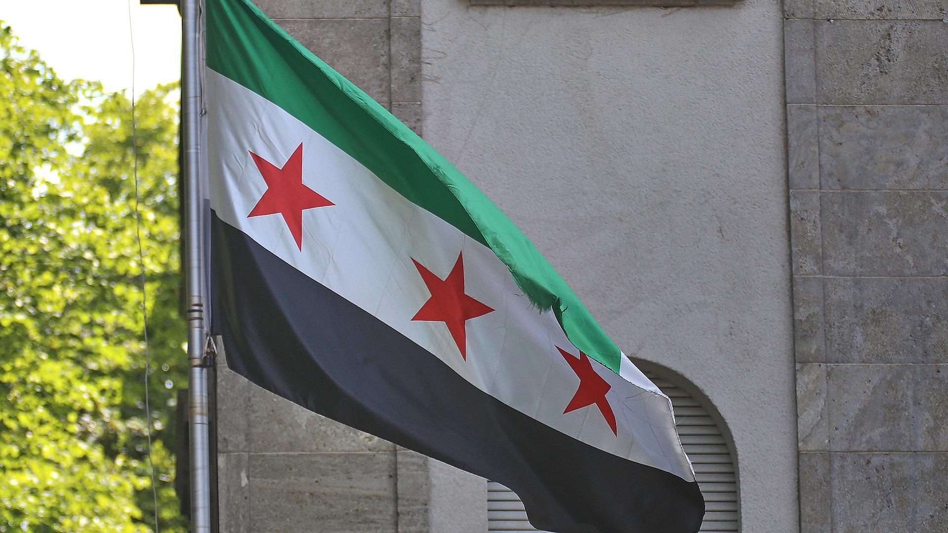 Syrien und Russland einigen sich auf Zukunft für Militärstützpunkte 1 Syrische Flagge (Archiv)