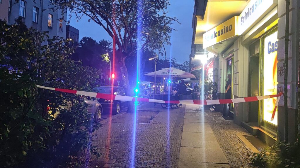 Polizei in der Berliner Graefestraße am 07.08.2026