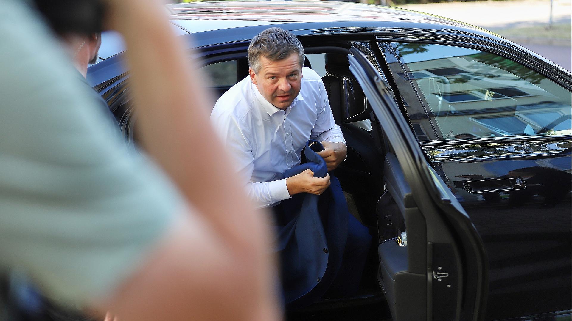 Schulze will sich für Wiederwahl nicht "abhängig" machen 1 Sven Schulze am 14.08.2026