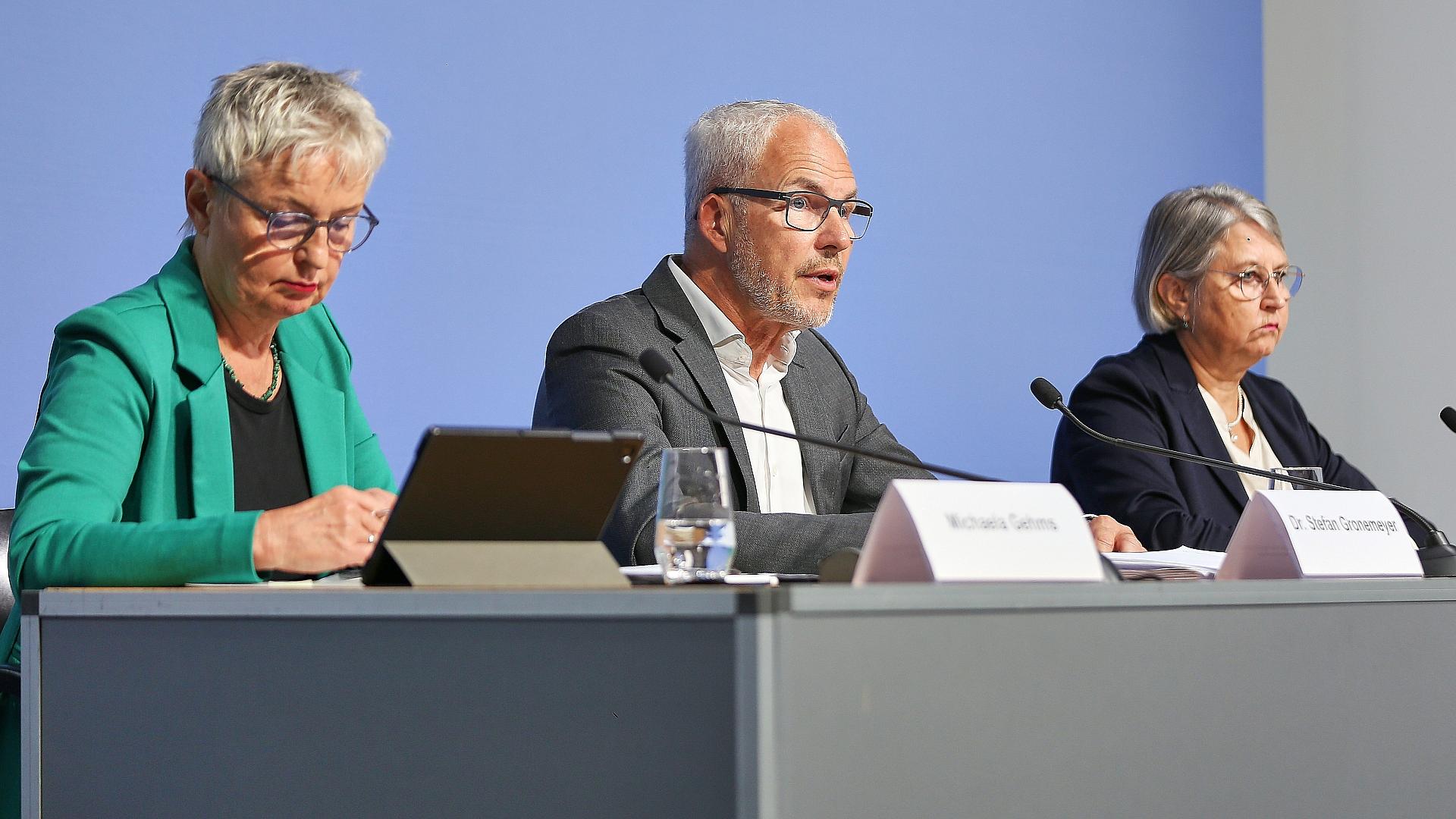 Jahresstatistik zeigt auch 2025 hohe Zahl an Behandlungsfehlern 1 Medizinischer Dienst: Jahresstatistik 2025 zur Begutachtung von Behandlungsfehlern am 20.08.2026