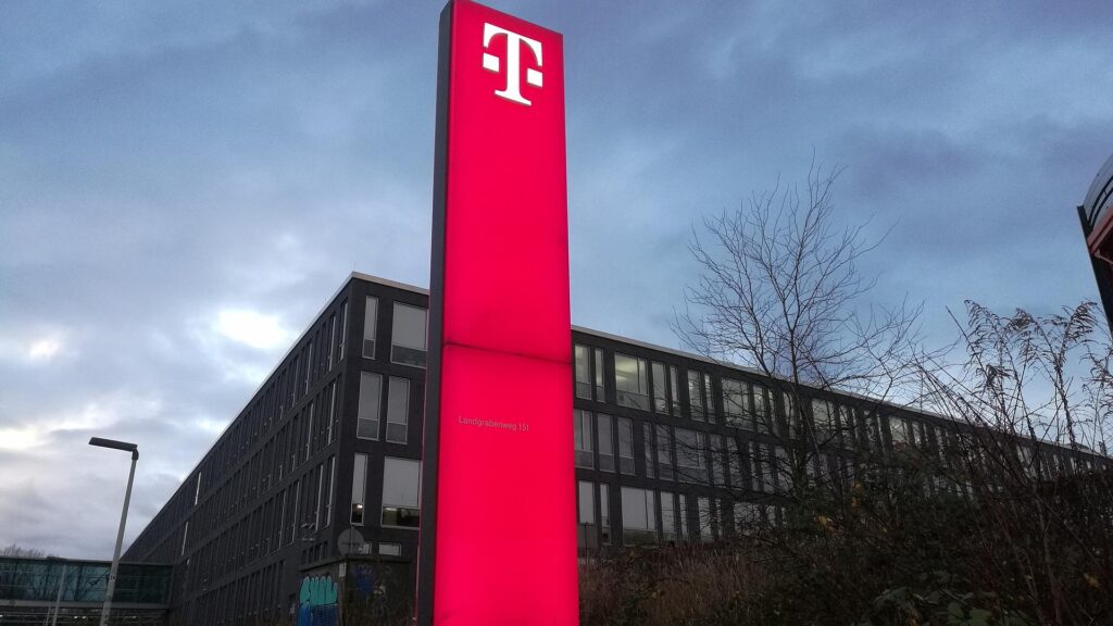 Deutsche Telekom weitet Aktienrückkaufprogramm aus 8 Deutsche Telekom (Archiv)