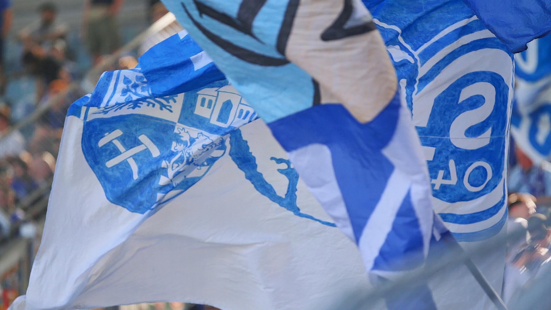 Schalke wehrt sich gegen dubiose Investoren 1 Schalke-Fans (Archiv)