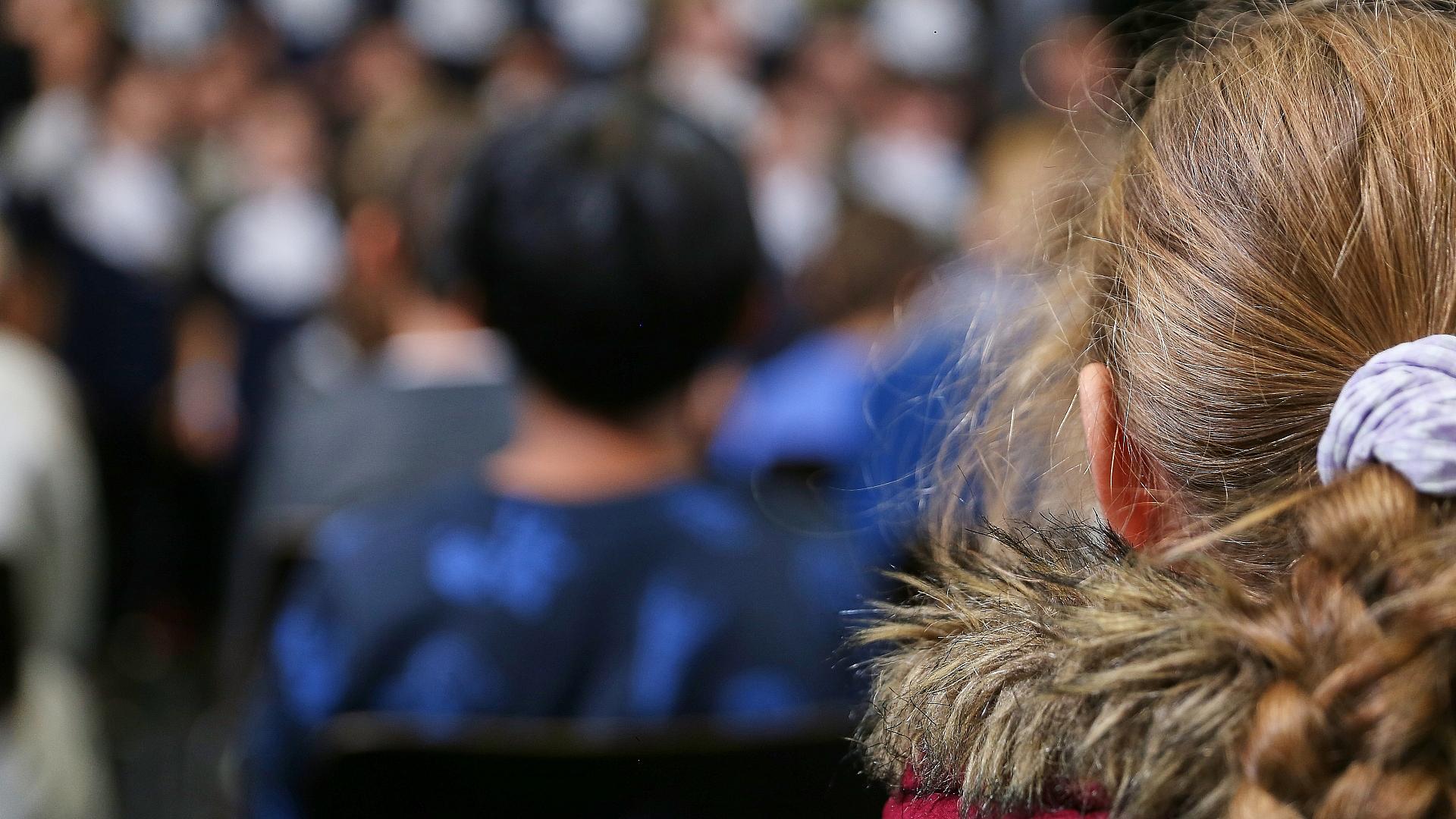 Frauen machen häufiger höhere Schulabschlüsse 1 Kinder in einer Schule (Archiv)
