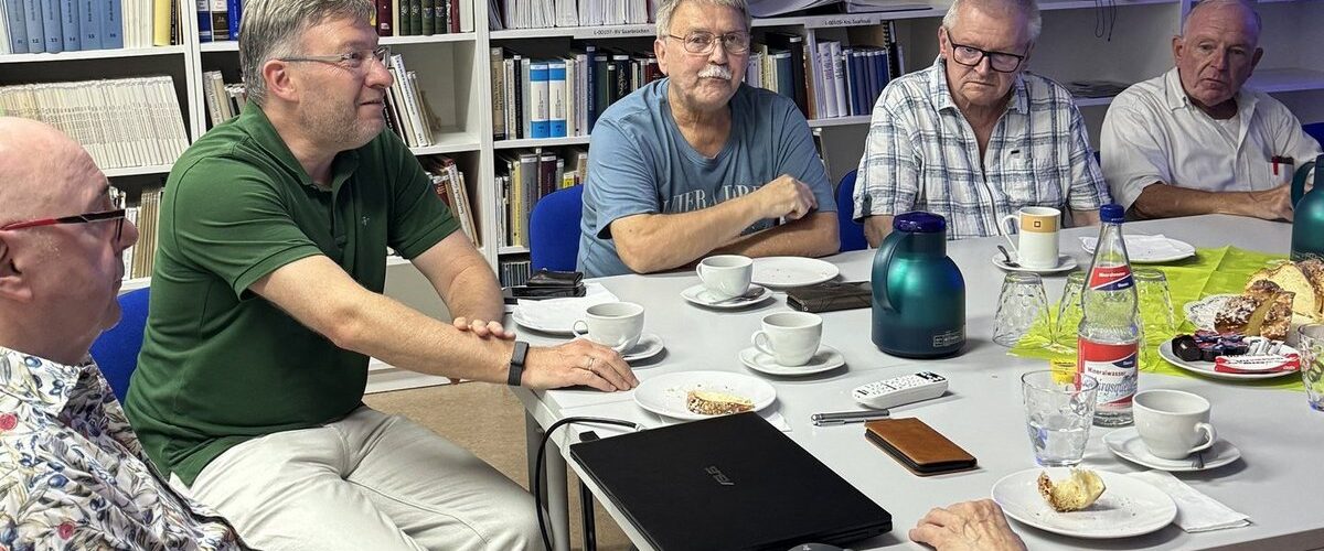 Aktuelles vom Landkreis Neunkirchen | Bild: Landkreis Neunkirchen Stammtisch-Gespräch über Geschichte und Gegenwart des Landkreises NeunkirchenGeschichte erleben und zugleich Einblicke in die kommunal