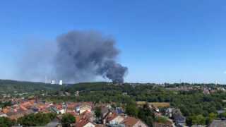 Großbrand in Recyclingbetrieb in Neunkirchen-Wellesweiler gelöscht