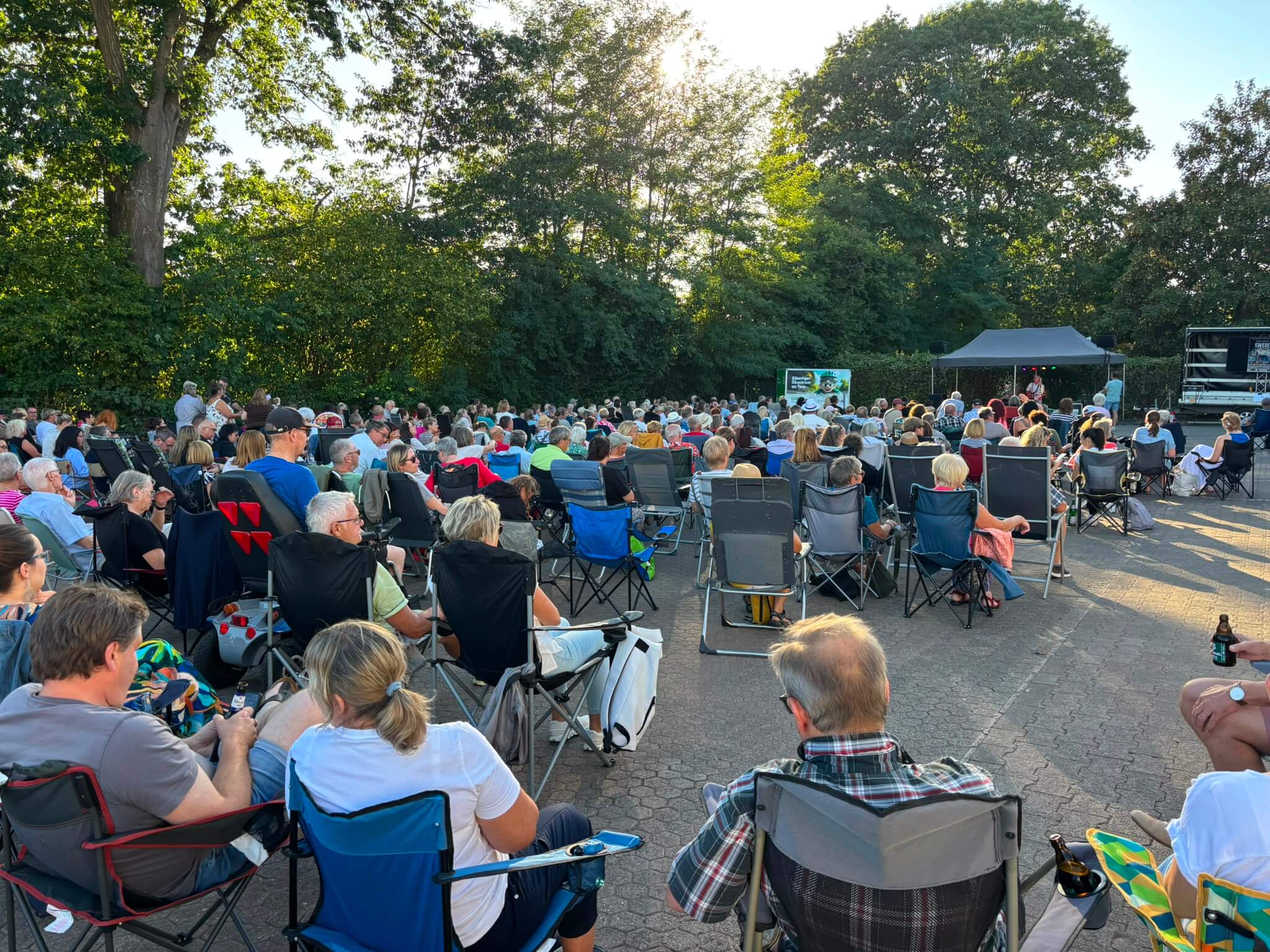 Aktuelles aus Eppelborn | Bild: Gemeinde Eppelborn Letztes Feierabend-Klappstuhl-Konzert 2026: Giovanni Burgio schließt die Konzertreihe