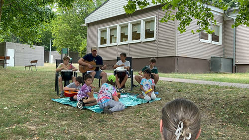 Sommerferienfreizeit im Robinsondorf: 22 Kinder erleben Abenteuerwoche 1 Aktuelles aus Neunkirchen | Bild: Bereitgestellt durch die Kreisstadt Neunkirchen Gelungene Sommerferienfreizeit im Robinsondorf