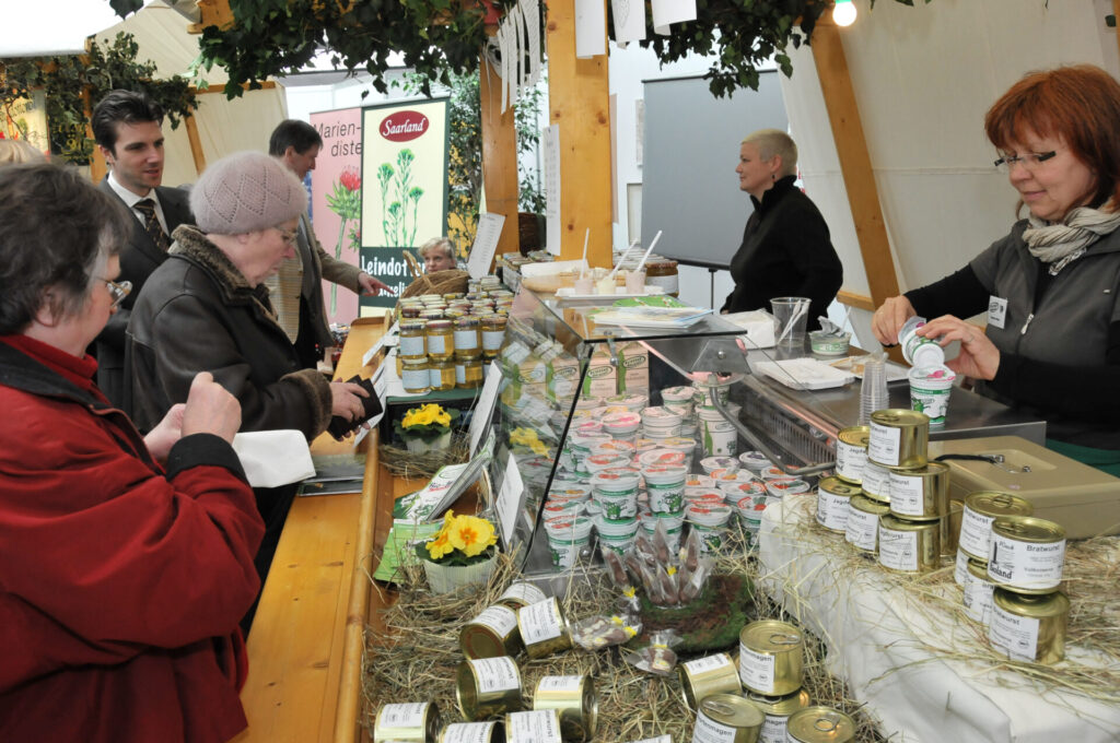 Aktuelles aus St. Ingbert | Bild: Stadt St. Ingbert Biosphärenmarkt während der Ingobertusmesse 2026