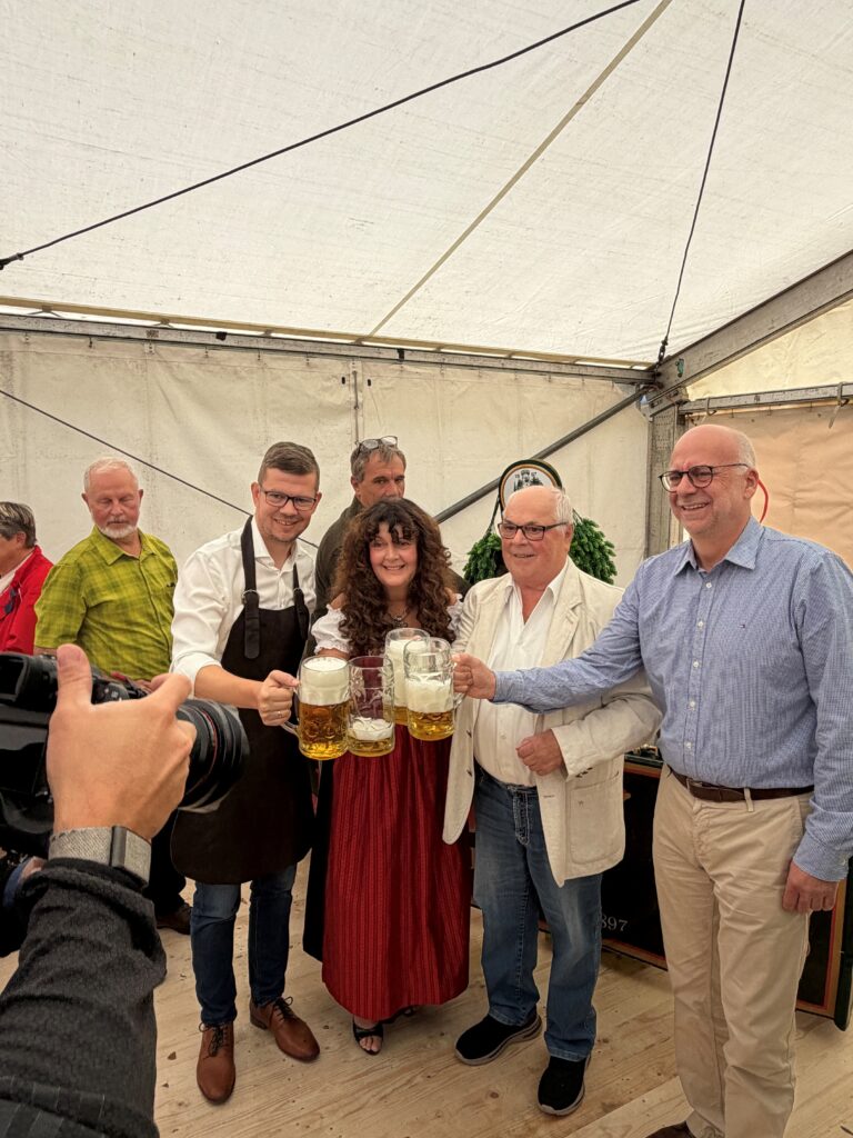 Homburger Oberbürgermeister besucht Kickelhahnfest in Partnerstadt Ilmenau 1 Bild: Stadt Homburg Oberbürgermeister Michael Forster besuchte das Kickelhahnfest in Homburgs Partnerstadt Ilmenau
