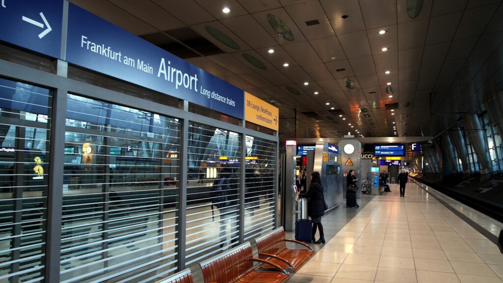 Frankfurt/Main Flughafen Fernbahnhof (Archiv)
