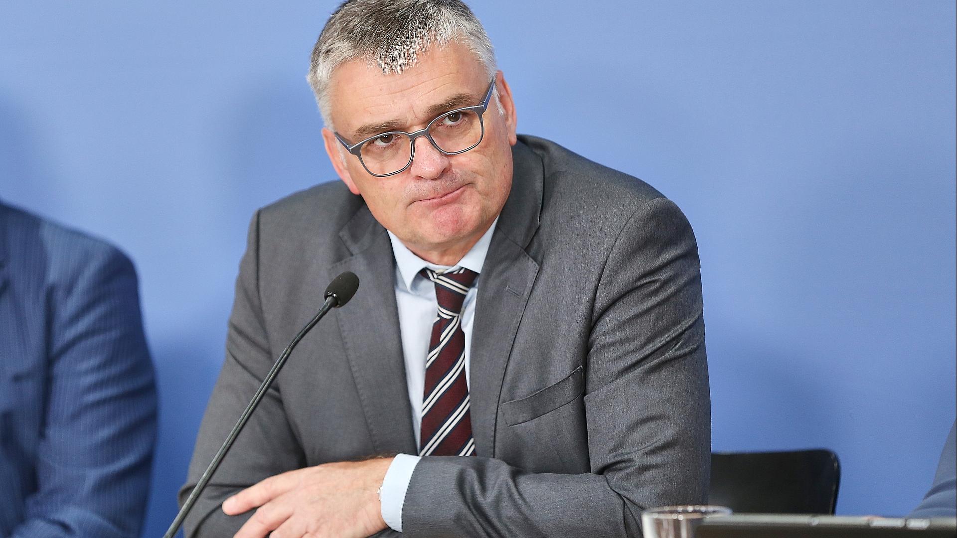 Forsa weist Kritik von Regierungssprecher nicht komplett zurück 1 Stefan Kornelius (Archiv)