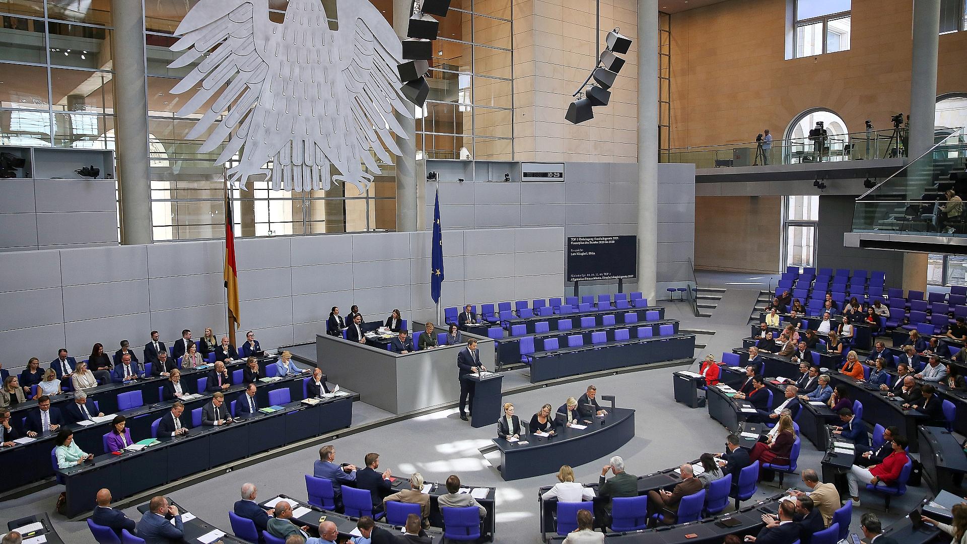 Haushaltswoche beginnt - Klingbeil sieht Aufschwung 1 Bundestagssitzung am 08.09.2026