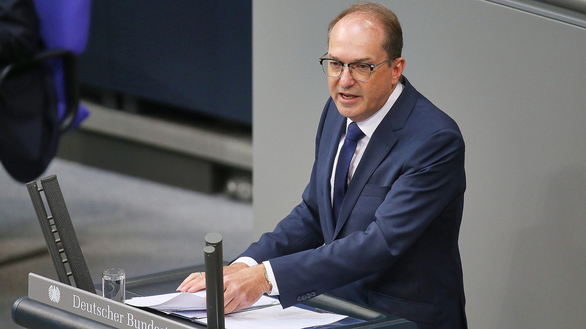 Dobrindt wirbt für "aktive Sicherheitspolitik" 1 Alexander Dobrindt am 10.09.2026