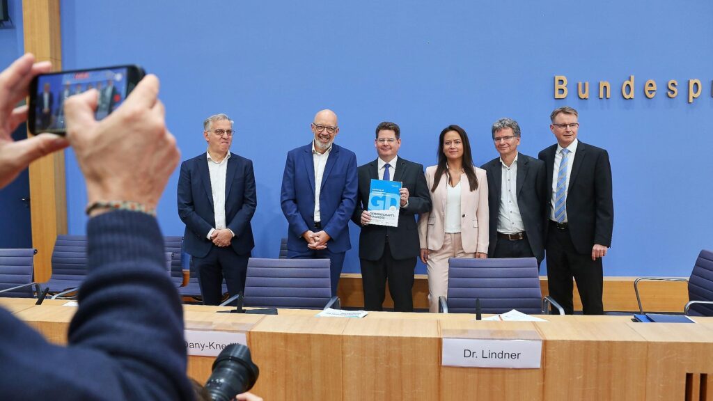 Gemeinschaftsdiagnose der Wirtschaftsforschungsinstitute Herbst 2026 am 24.09.2026