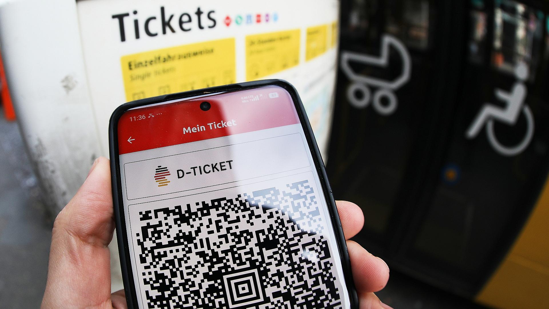 Offiziell: Preis für Deutschlandticket steigt um 3,80 Euro. 1 Deutschlandticket am 30.09.2026