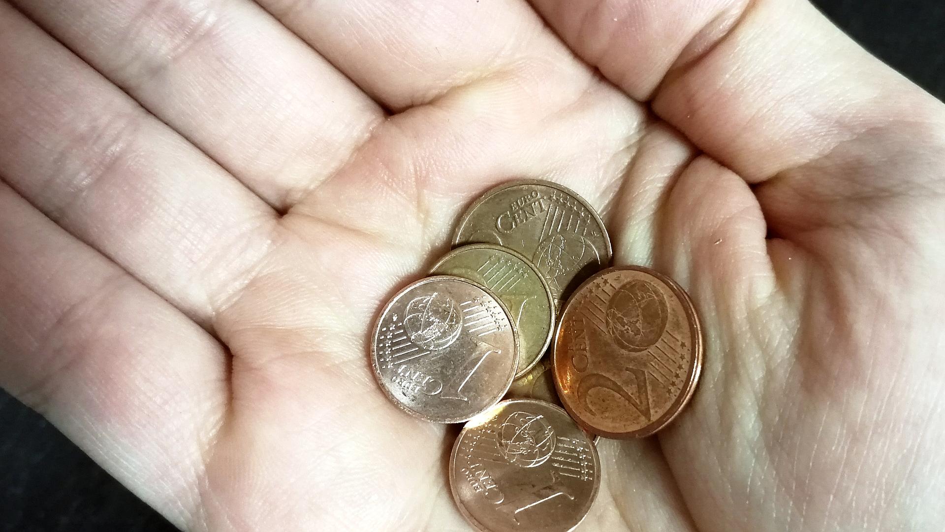 Zahl der Spender geht immer weiter zurück 1 1- und 2-Cent-Münzen (Archiv)